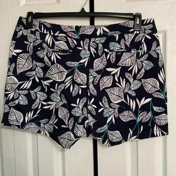 Recreation navy & white leaf shorts - Picture 5 of 11
